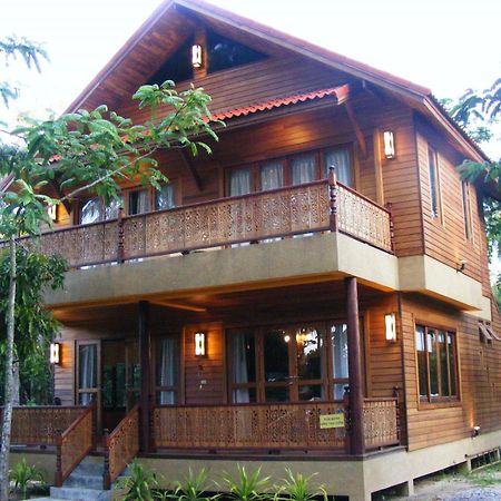 Baan Banyan Villa, Wood House Short Walk To Mae Nam Beach Экстерьер фото