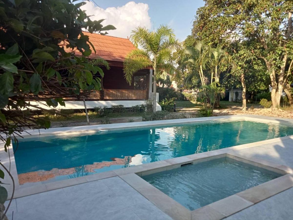 Baan Banyan Villa, Wood House Short Walk To Mae Nam Beach Экстерьер фото