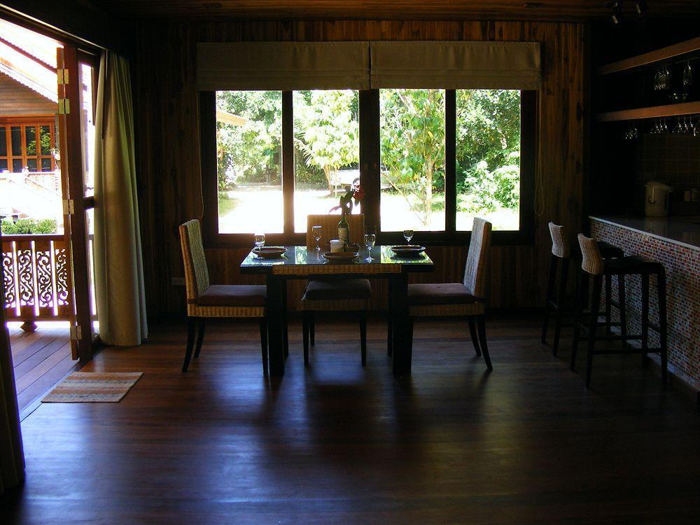Baan Banyan Villa, Wood House Short Walk To Mae Nam Beach Экстерьер фото
